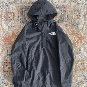 The North Face Black Raincoat for Women’s